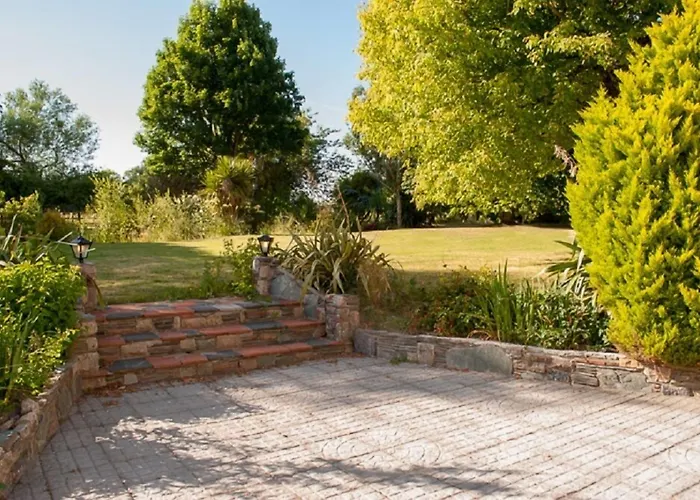Greenway Manor Hotel