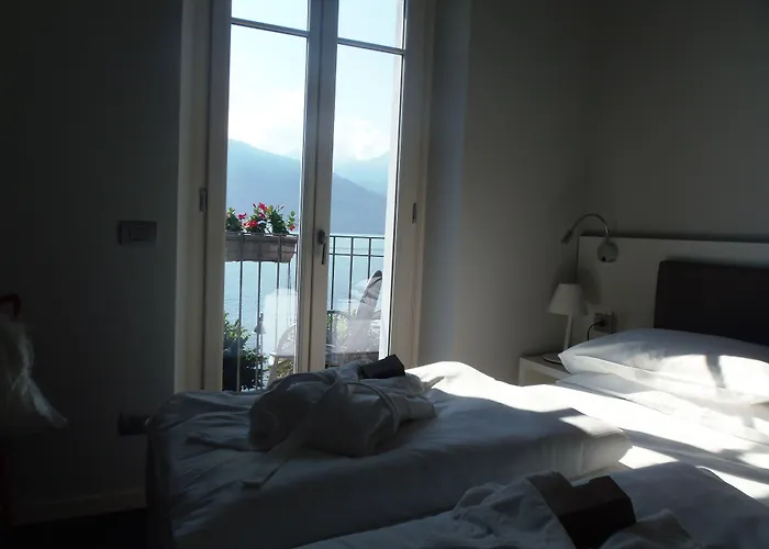 Hotels in Dongo
