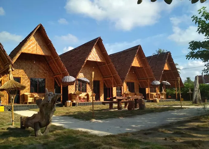 Madu Tiga Beach & Resort