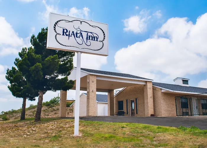 Riata Inn - Rankin