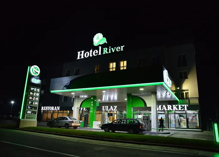 Hotel River