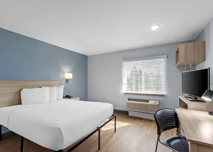 Birch Hill Suites Clarksville-Louisville North