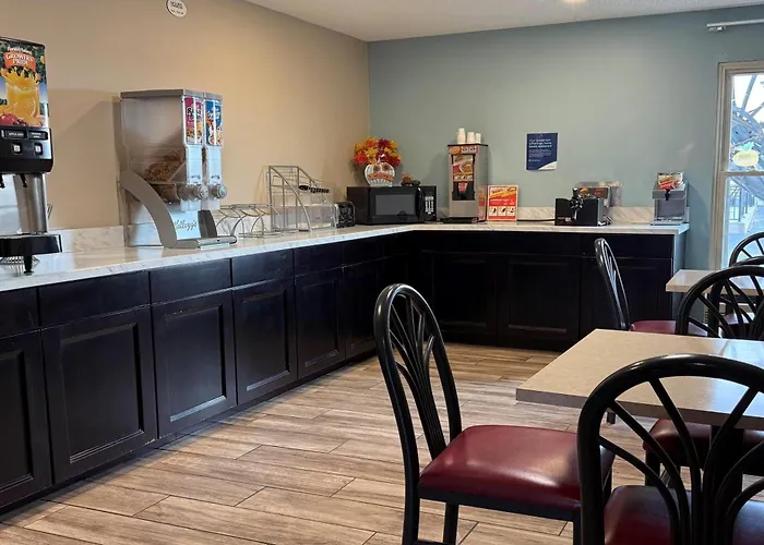 Super 8 By Wyndham Evansville North