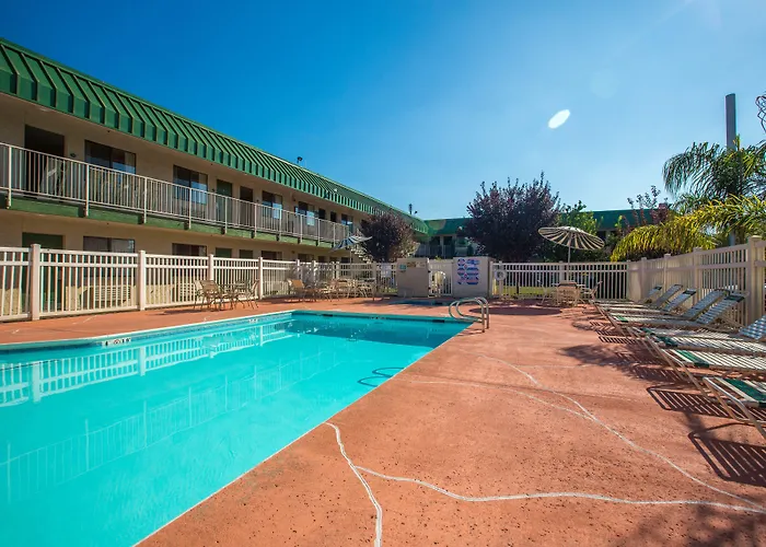 University Inn Fresno