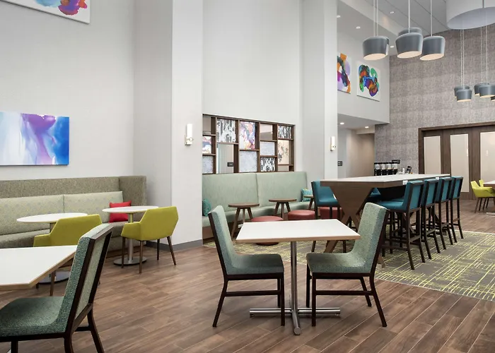 Hampton Inn & Suites Charlotte Airport Lake Pointe