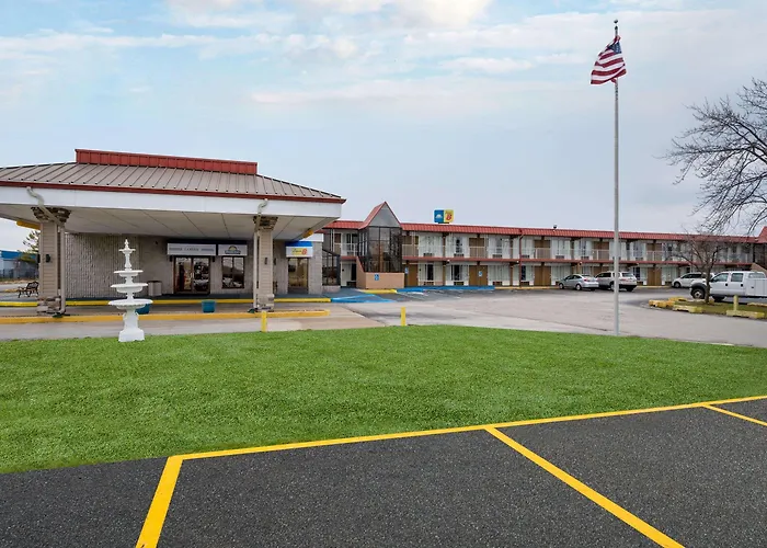 Days Inn By Wyndham Perrysburg Toledo