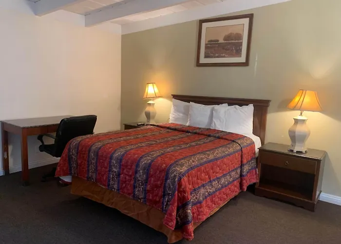 Ventura Beach House Motel