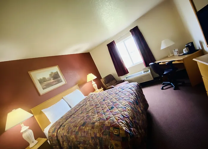 Herington Inn And Suites