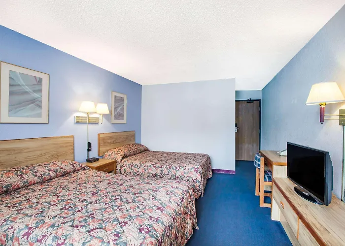 Super 8 By Wyndham Hot Springs