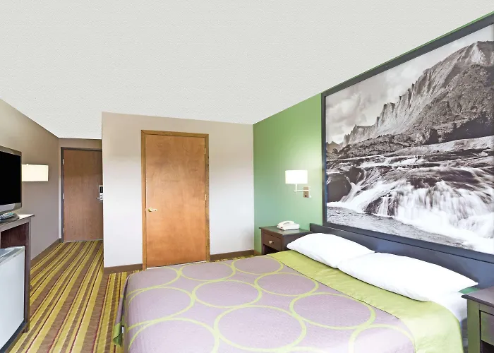 Super 8 By Wyndham Green River