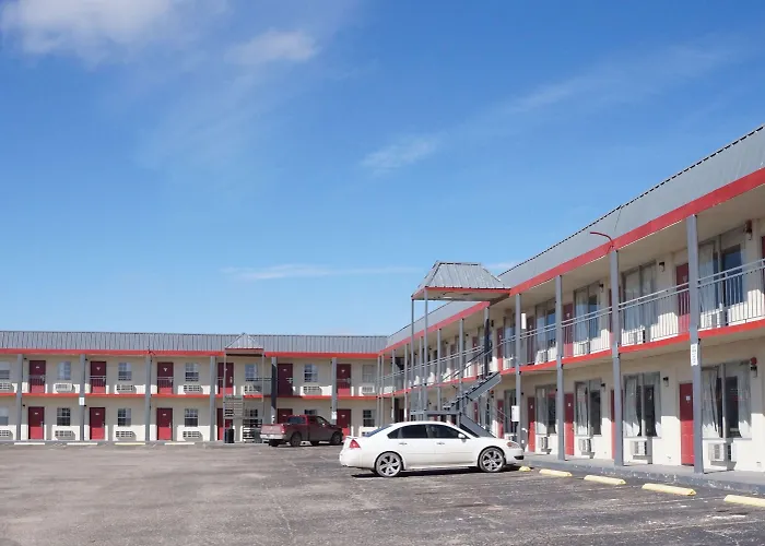 Super 7 Inn