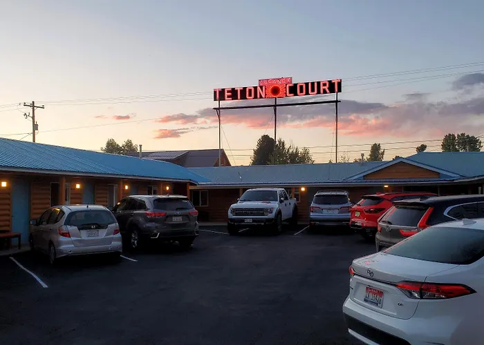 Teton Court Motel