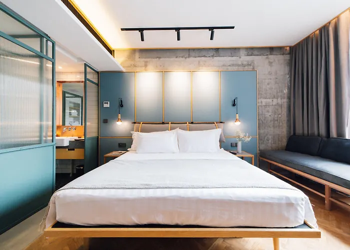 Kloe Hotel