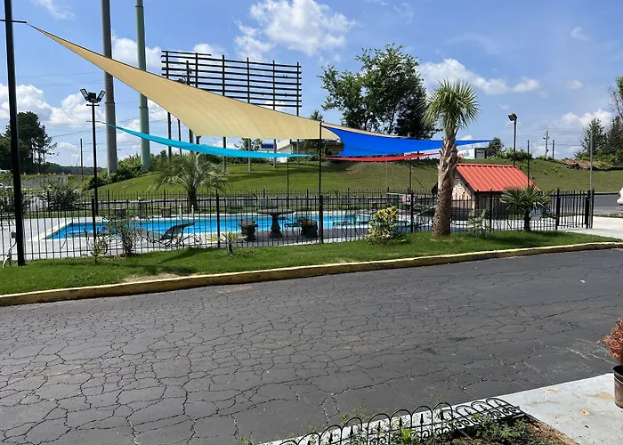 Country Hearth Inn & Suites Cartersville