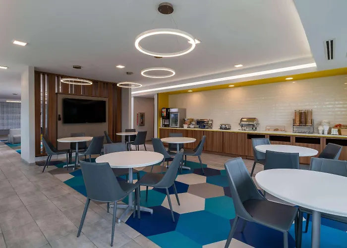 Microtel Inn & Suites By Wyndham Winchester