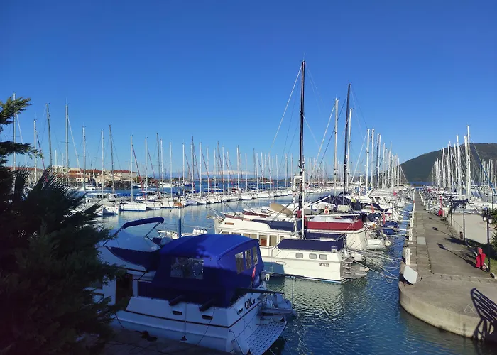 Ianos Bay