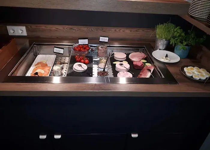 Ecome Hotel