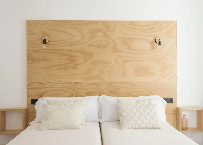 Forenna Hostel (Adults Only)