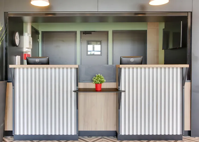 B&B HOTEL Reims Croix Blandin