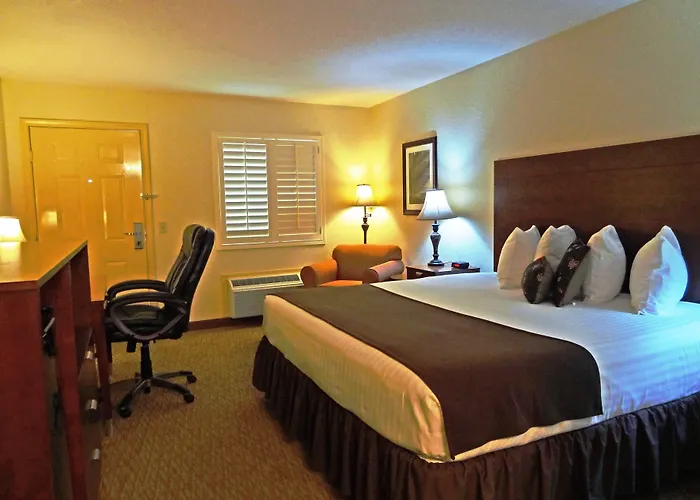 Kenedy Inn And Suites