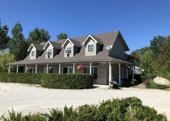 Adventure The Bruce Inn - Recently Renovated With Outdoor Hot Tub