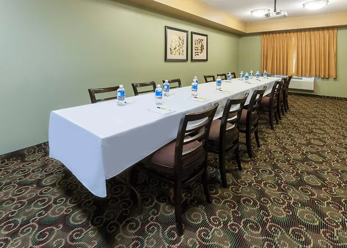 Super 8 By Wyndham Fort Saskatchewan