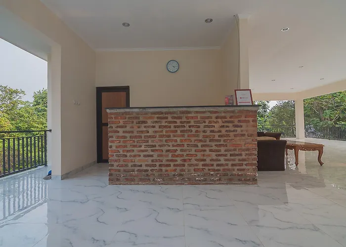 Reddoorz Plus At Hotel Negeri Baru Lodaya Puncak