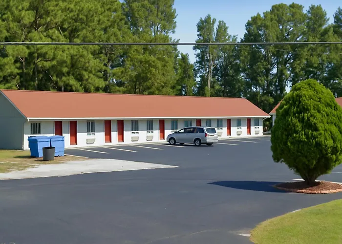 Courtland Inn By Townhouse Franklin Va Us 58