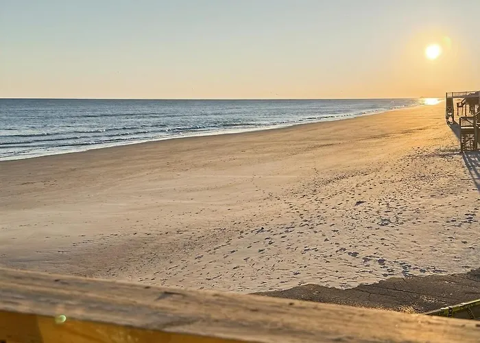 Out To Sea - Oceanfront 2 Bedroom, 2 Bath Condo