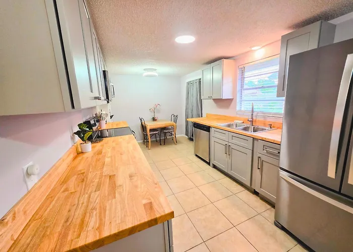 Apartment In Privet House Walk Distance To Beach
