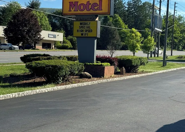 Acorn Motel