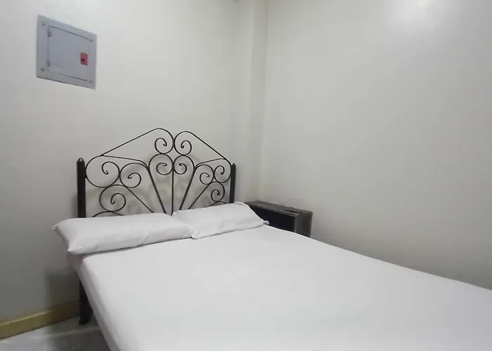 Oyo 1066 Dorotello Apartelle