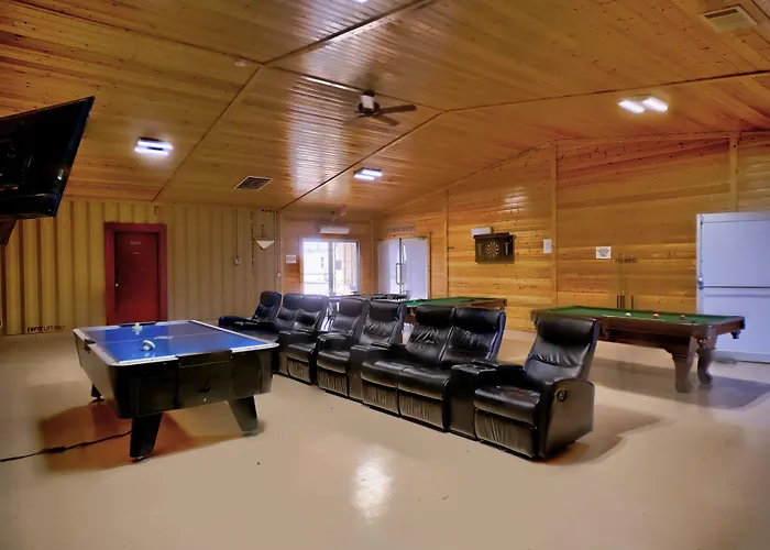Ellipse Global Lodge