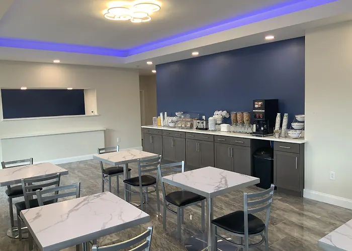 Days Inn By Wyndham Troy Il