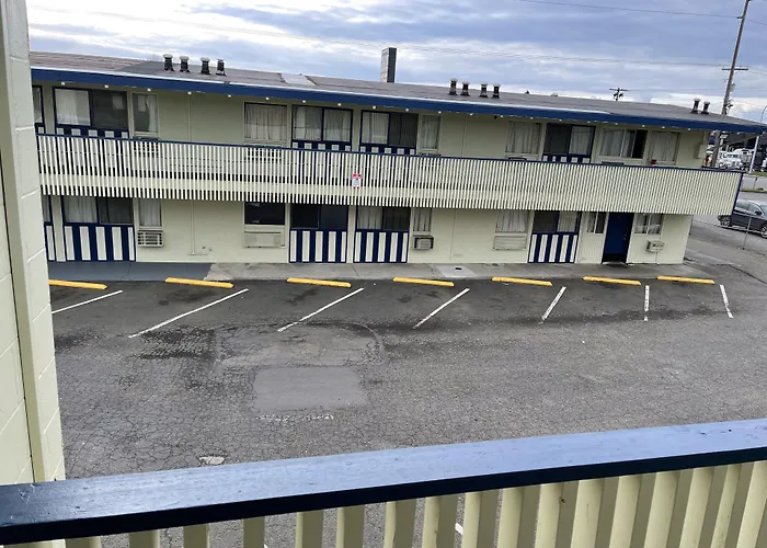 Royal A Motel