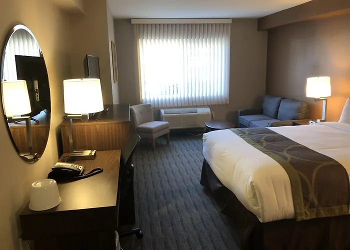 Super 8 By Wyndham Lynnwood