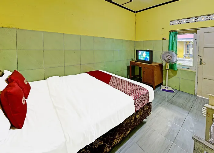 Spot On 91376 Hotel Bintang Flores