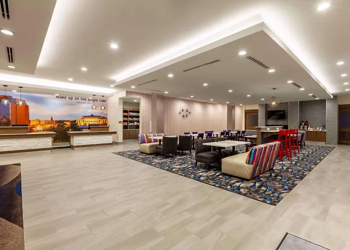 La Quinta Inn & Suites By Wyndham Lafayette Oil Center