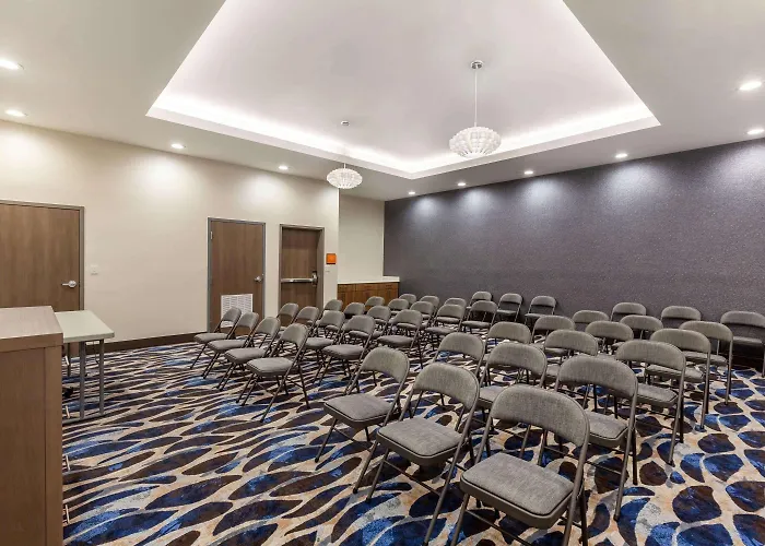 La Quinta Inn & Suites By Wyndham Lafayette Oil Center