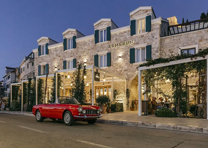 Hotels in Nin