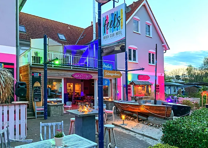 feels Beach Club Hotel