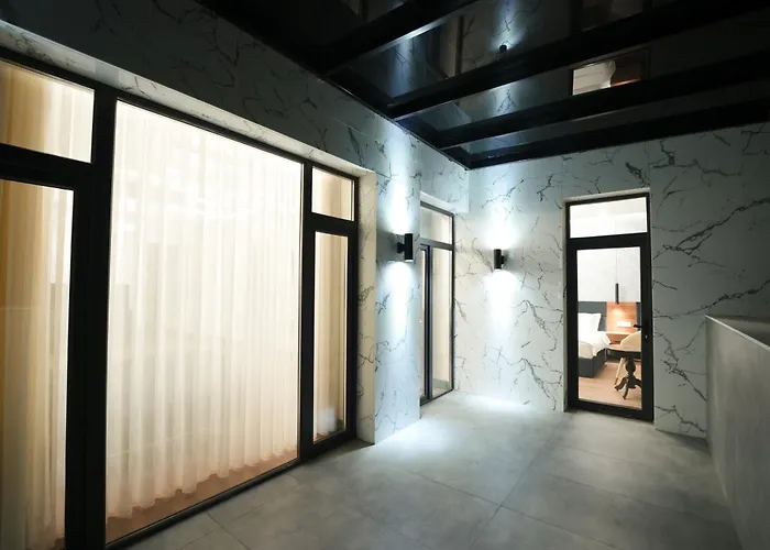 Avant Express Hotel Pool&Spa