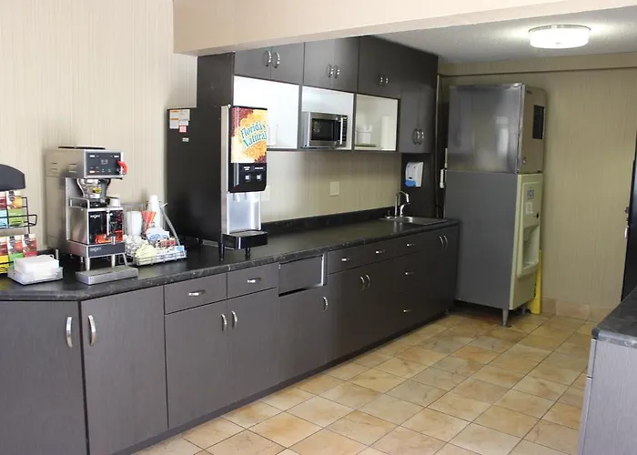 Super 8 By Wyndham Grand Forks