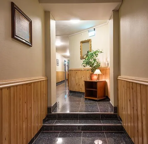 Tino'S Hotel