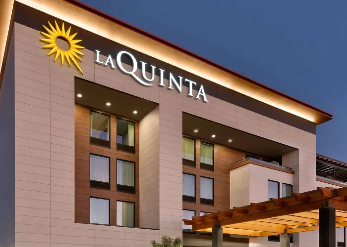 La Quinta Inn & Suites By Wyndham Santa Rosa Sonoma