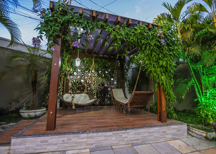 Hotel Flor De Lis