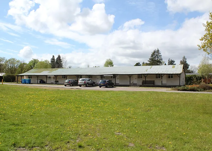 St George'S Lodge, Bisley