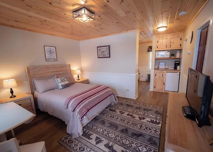 The Snowshoe Lodge