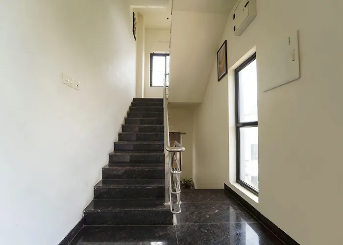 Singanallur Hotels
