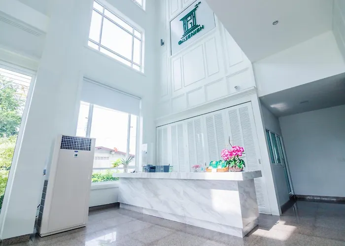 Greenish Hotel